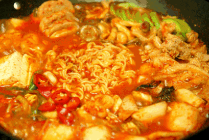 孕妇一个月最多吃几次泡面，怀孕初期可以吃一次泡面吗（吃一次泡面没事吧）