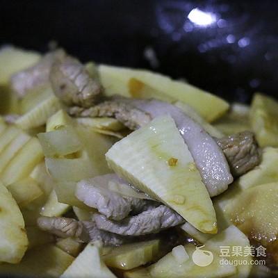 油焖冬笋的做法，油焖冬笋的做法步骤（春季第一鲜，不麻嘴的油焖冬笋）