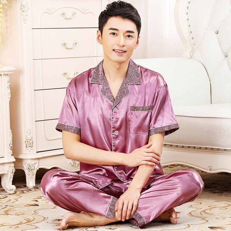 男士睡衣哪个好，如何挑选男式睡衣（真丝睡衣的丝滑质感）