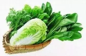 牙黄在家自己变白小妙招，怎样去除黄牙齿变白（9个妙招助力变白，胜过看牙医）