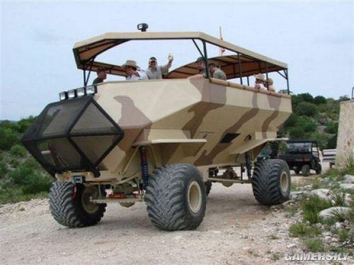 最近很火的僵尸兄弟，图片来自快看漫画，微信头像，最近很火的僵尸兄弟，图片来自快看漫画（南谷围亭）（号称能手撕丧尸的兄弟）