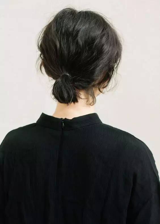 美韩混血儿Emily、长lob的气质宝贝，混血儿图片三个和尚（今年春天梳这个发型能让你既时髦又有气质）