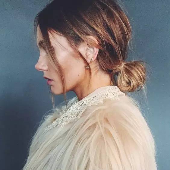 美韩混血儿Emily、长lob的气质宝贝，混血儿图片三个和尚（今年春天梳这个发型能让你既时髦又有气质）