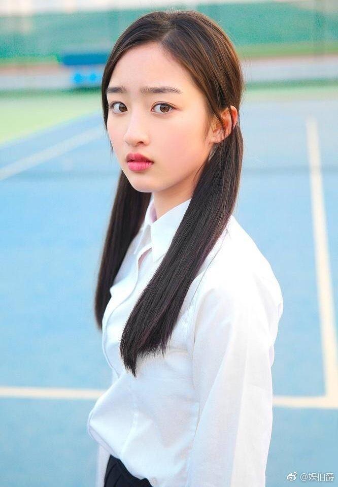 12岁女生可以加入时代峰峻吗，时代峰峻为什么不收女生（TF公司签约的唯一一个女练习生年仅12岁气质清纯）