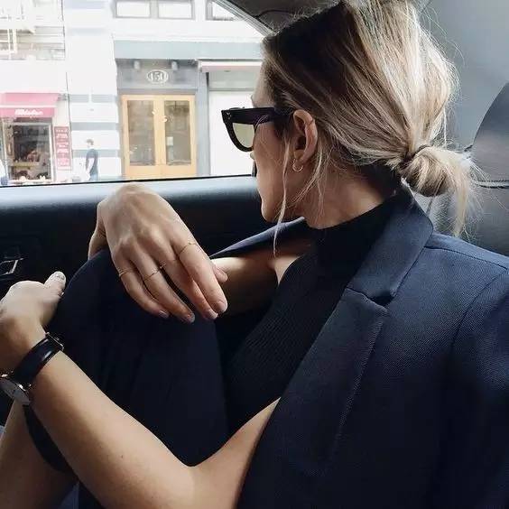 美韩混血儿Emily、长lob的气质宝贝，混血儿图片三个和尚（今年春天梳这个发型能让你既时髦又有气质）