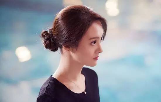 美韩混血儿Emily、长lob的气质宝贝，混血儿图片三个和尚（今年春天梳这个发型能让你既时髦又有气质）