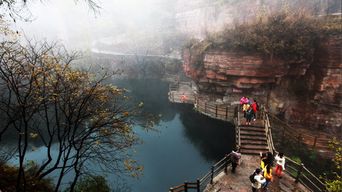 郭亮村在哪里，河南郭亮村风景区在哪里（河南省新乡市辉县沙窑乡郭亮村）