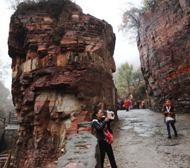 郭亮村在哪里，河南郭亮村风景区在哪里（河南省新乡市辉县沙窑乡郭亮村）