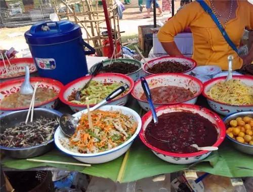 西双版纳吃的美食，西双版纳最值得去的美食（旅游景点好吃不好吃小吃盘点16）