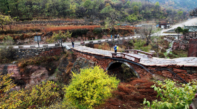 郭亮村在哪里，河南郭亮村风景区在哪里（河南省新乡市辉县沙窑乡郭亮村）