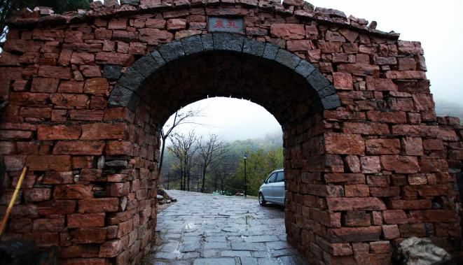郭亮村在哪里，河南郭亮村风景区在哪里（河南省新乡市辉县沙窑乡郭亮村）