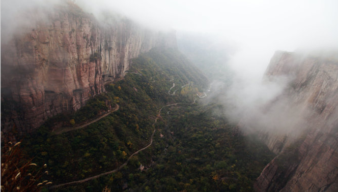 郭亮村在哪里，河南郭亮村风景区在哪里（河南省新乡市辉县沙窑乡郭亮村）
