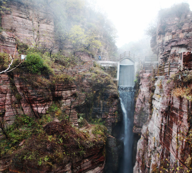 郭亮村在哪里，河南郭亮村风景区在哪里（河南省新乡市辉县沙窑乡郭亮村）