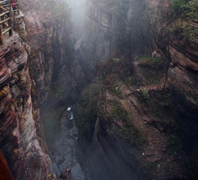 郭亮村在哪里，河南郭亮村风景区在哪里（河南省新乡市辉县沙窑乡郭亮村）