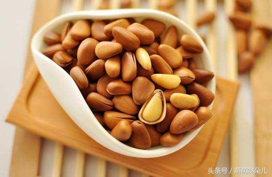 柏子仁的功效与作用，酸枣仁的功效与作用（柏子仁的功效与作用及食用方法）