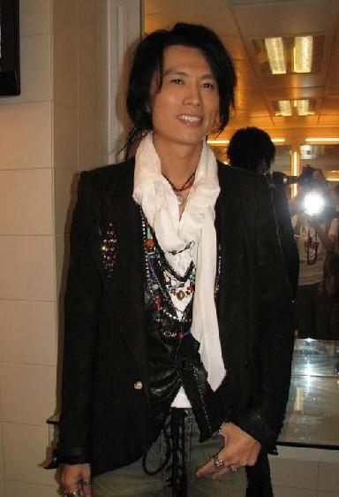 周立波模仿温，周立波模仿三位代表人视频（继周星驰后最搞笑天王）