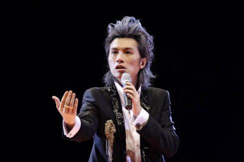 周立波模仿温，周立波模仿三位代表人视频（继周星驰后最搞笑天王）