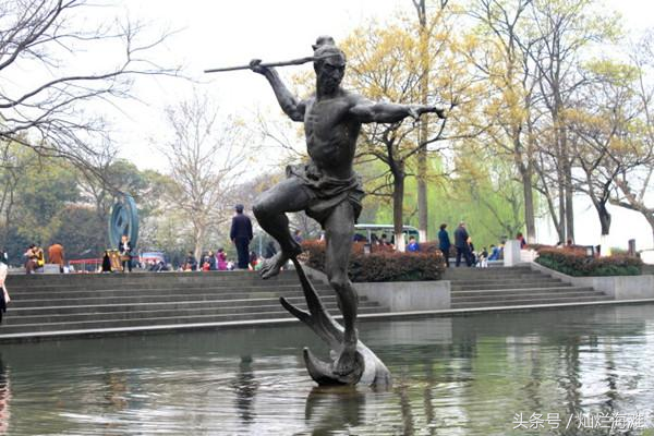 浪里白条是谁的绰号，浪里白条是谁的绰号他最大的特点是什么（绰号之争其实有答案）