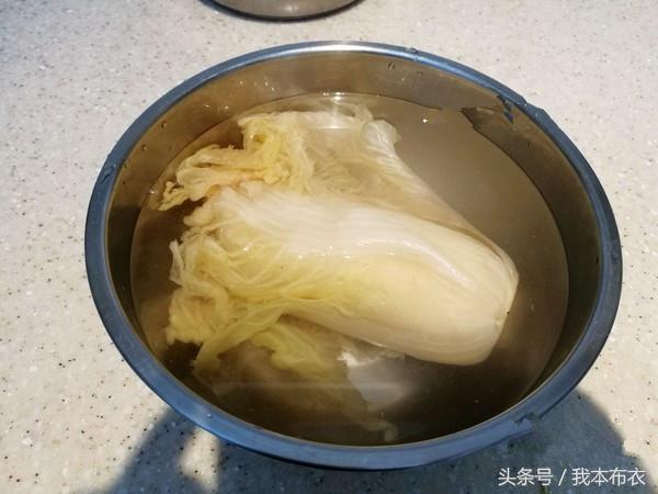 巴盟烩酸菜的做法，巴盟排骨烩酸菜的家常做法（巴盟烩酸菜，蒙西部的头道美食）