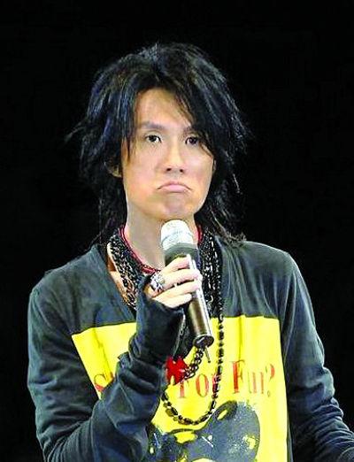 周立波模仿温，周立波模仿三位代表人视频（继周星驰后最搞笑天王）