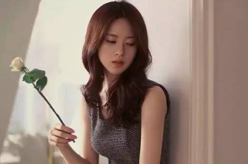 怎么哄女朋友开心，女朋友生气了要分手怎么挽回（哄女友开心的15个高招）