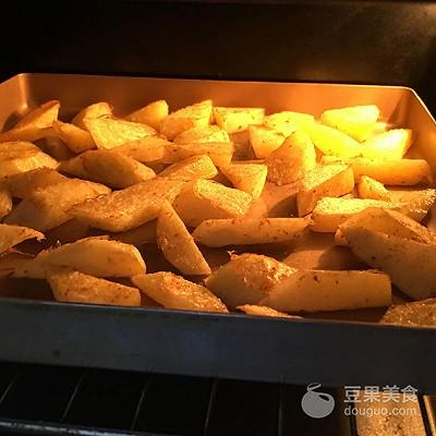 如何做孜然烤薯角，烤薯角怎么酥脆（烤孜然薯角的做法）