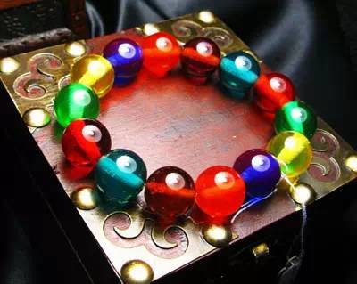 死色     偏执网名，死色     偏执微信昵称（文玩圈的猫腻——你吃“药”了吗）