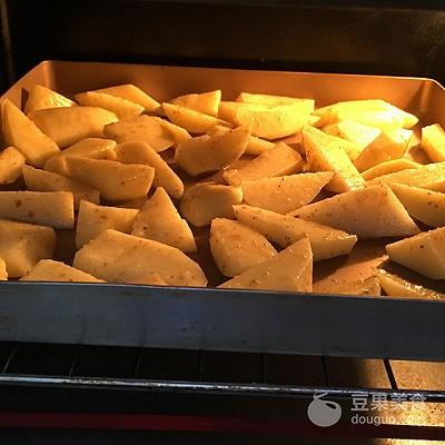 如何做孜然烤薯角，烤薯角怎么酥脆（烤孜然薯角的做法）