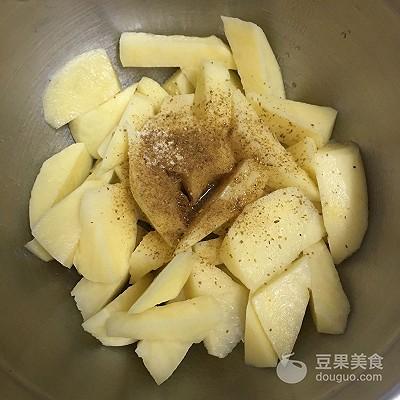 如何做孜然烤薯角，烤薯角怎么酥脆（烤孜然薯角的做法）