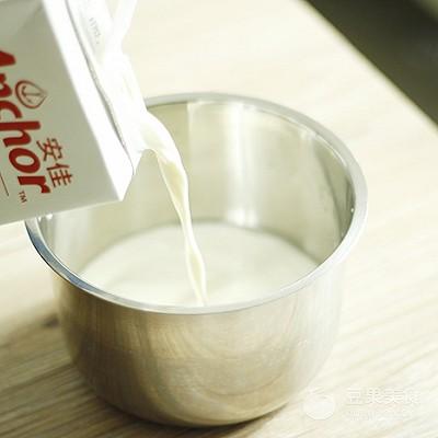 酸奶水果沙拉做法，水果酸奶沙拉怎么做（酸奶水果沙拉的做法）