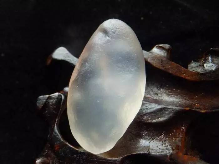 什么是宝石光,什么是宝石光的荧光(各行业专家点评宝石光)