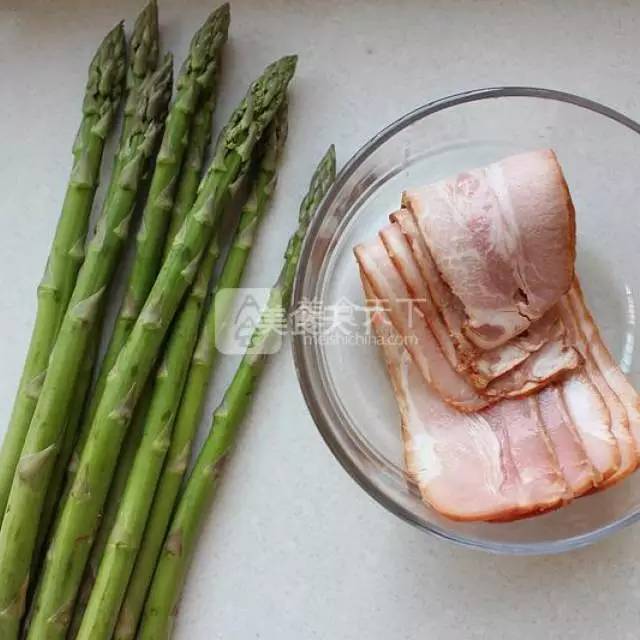 芦笋怎么做好吃法大全，芦笋怎么做的吃法（芦笋的60款中西式吃法）