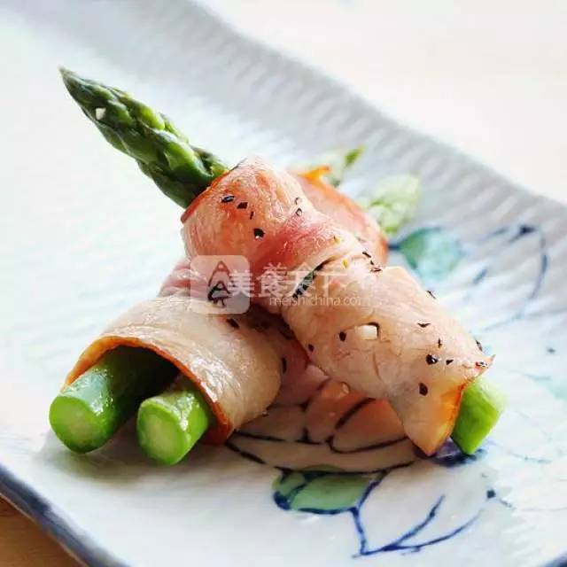 芦笋怎么做好吃法大全，芦笋怎么做的吃法（芦笋的60款中西式吃法）