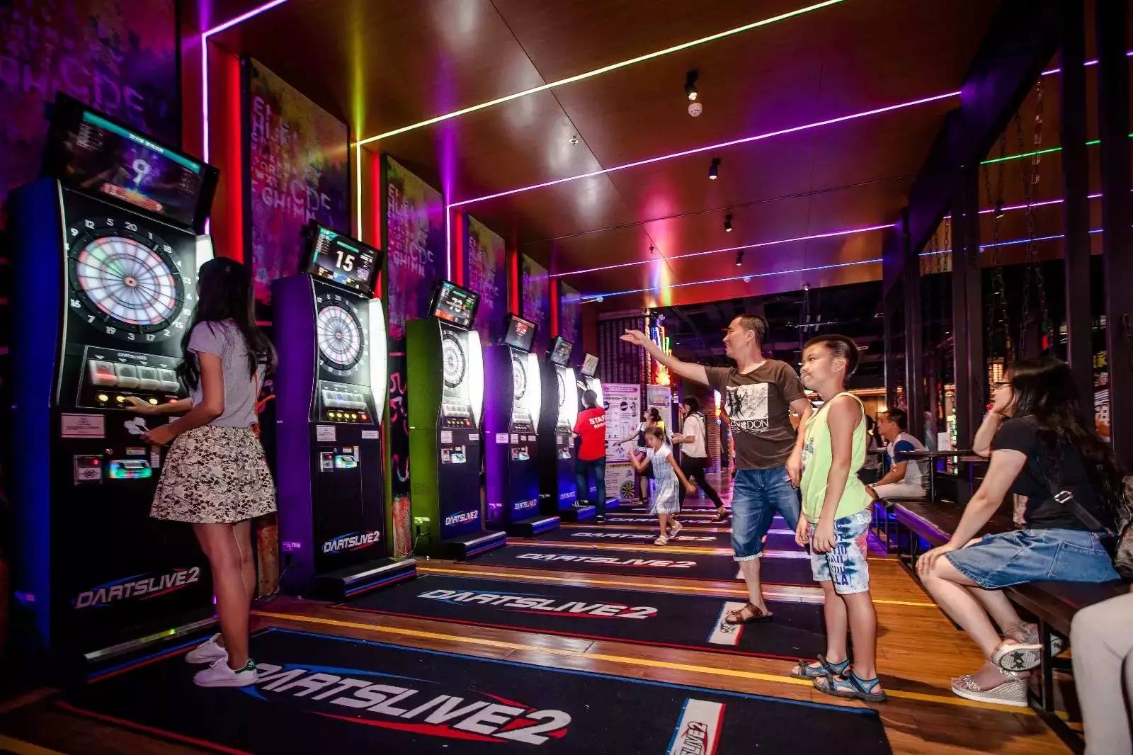 上海兰桂坊酒吧，兰桂坊酒家（渝中闹市区就有一个“兰桂坊”）