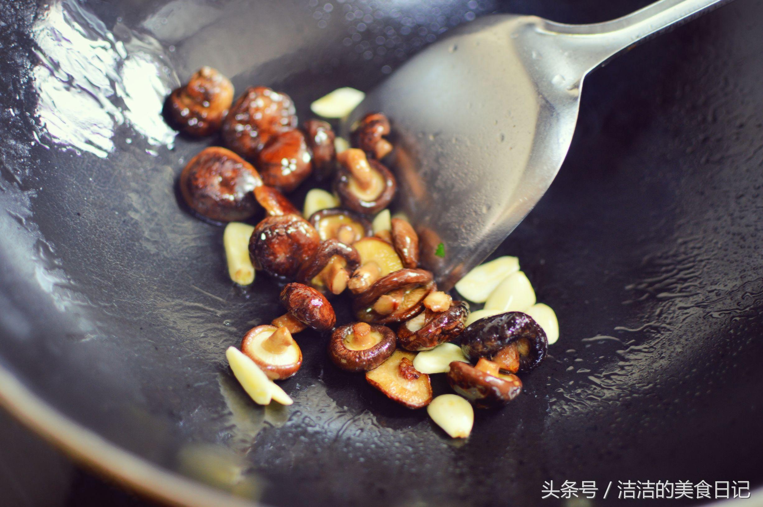 油菜苔怎么炒好吃，油菜苔怎么炒好吃视频（阳春三月一定要吃油菜苔）