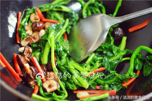 油菜苔怎么炒好吃，油菜苔怎么炒好吃视频（阳春三月一定要吃油菜苔）