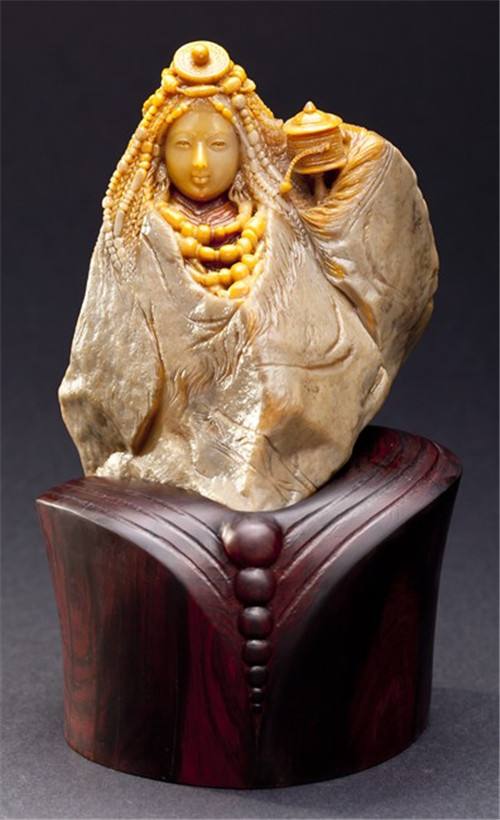 台山玉中的混沌神物,台山玉石之乡(从默默无闻中跃起)