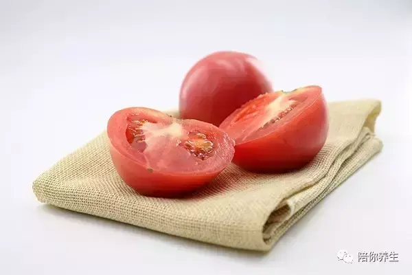 空腹可以吃苹果吗，空腹可以吃苹果吗早上起来（到底哪些食物不能空腹吃呢）