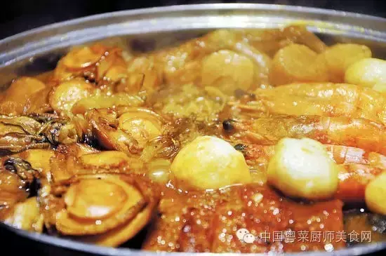 一品锅是把菜叠起来煮吗，一品锅是把菜叠起来煮吗图片（正宗广东粤菜大盆菜的做法）