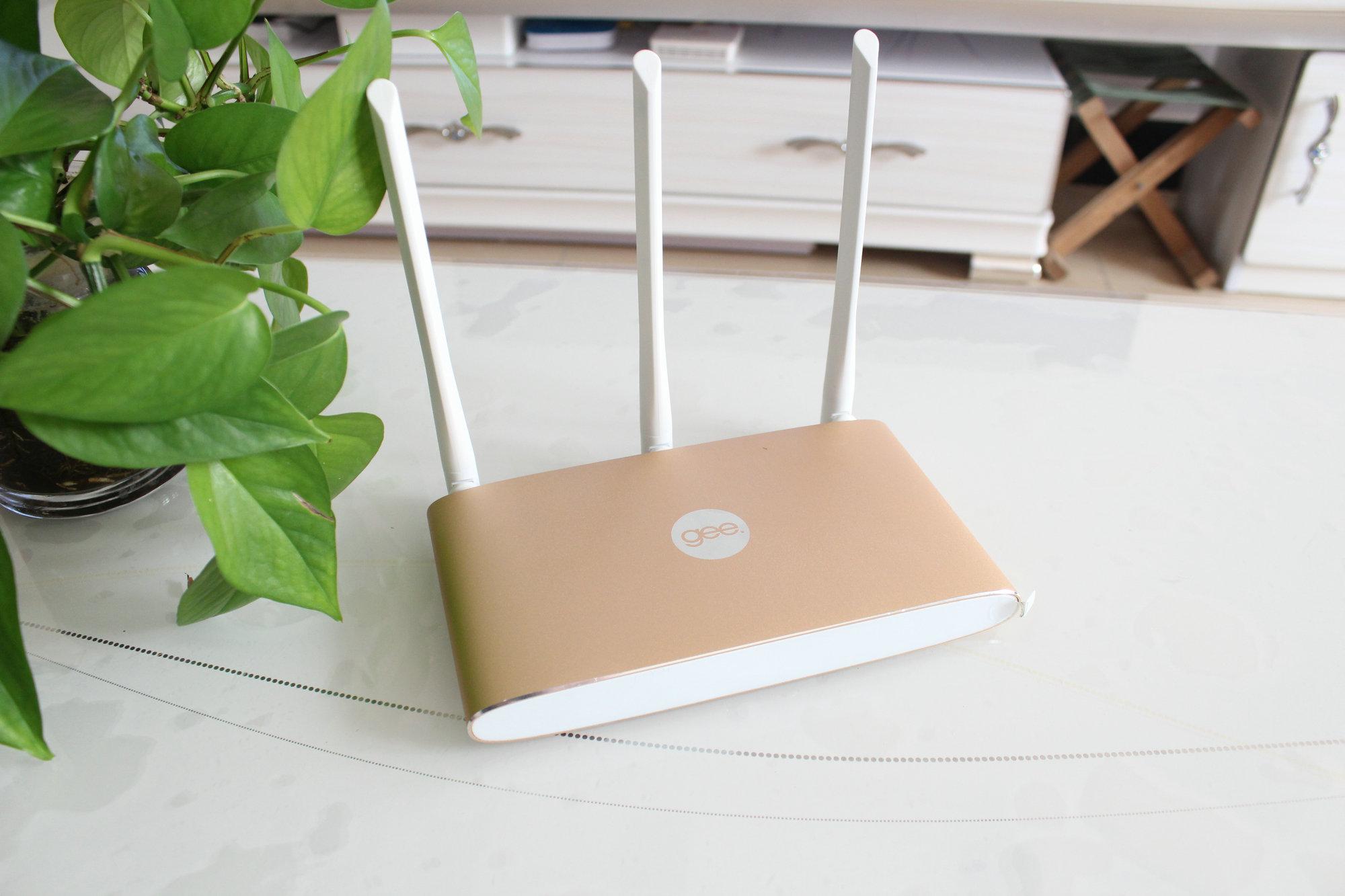 极路由怎么样好不好缺点有哪些，极路由好不好用（土豪金“极路由3”入手体验）