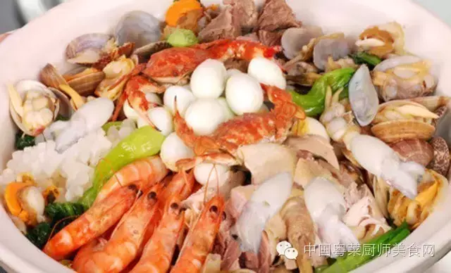 一品锅是把菜叠起来煮吗，一品锅是把菜叠起来煮吗图片（正宗广东粤菜大盆菜的做法）