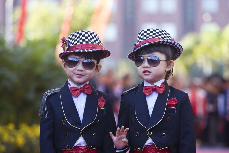 梦见自己生双胞胎,孕妇梦见自己生了双胞胎男孩代表什么(梦见双胞胎真