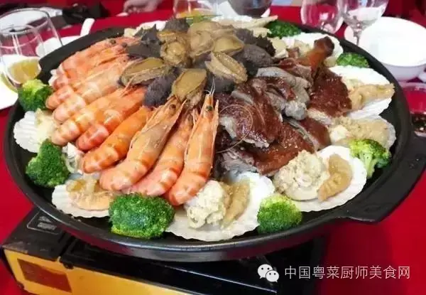 一品锅是把菜叠起来煮吗，一品锅是把菜叠起来煮吗图片（正宗广东粤菜大盆菜的做法）