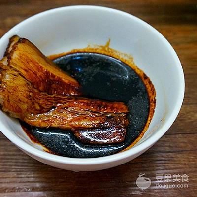 四川糖扣肉的做法，四川糖扣肉的做法 最正宗的做法（盐菜扣肉的做法）