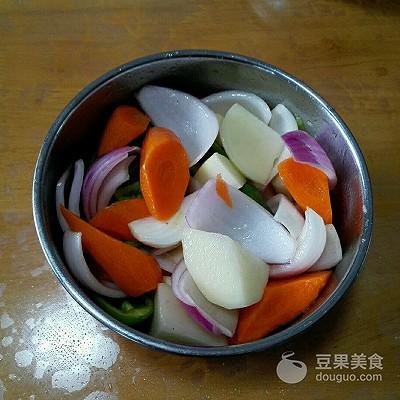 焖锅的家常做法，焖锅的家常做法窍门（自家做三汁焖锅#春天就酱吃#）