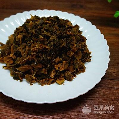 四川糖扣肉的做法，四川糖扣肉的做法 最正宗的做法（盐菜扣肉的做法）