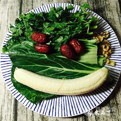 小苏打怎么祛斑，小苏打和白醋掺在一起会祛斑吗（祛斑淡斑养颜果蔬汁）