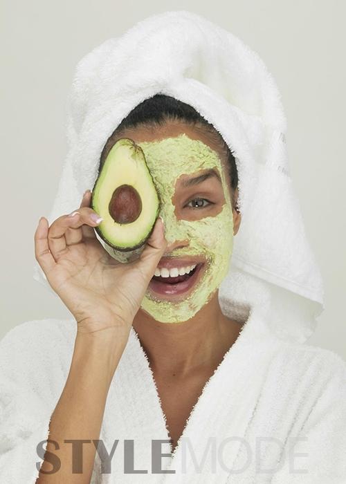 怎样自制美白面膜，怎样自制简单有效的美白面膜（10款自制面膜让你美炸天）