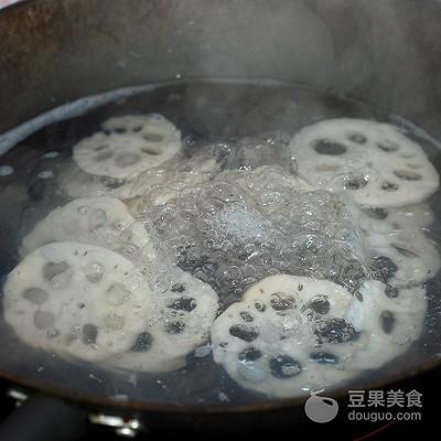 干锅鸡爪的做法，麻辣干锅鸡爪的家常做法（干锅鸭爪爪#花家味道#）