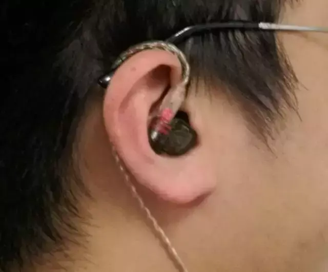 避孕套的正确戴法，避孕套的正确佩戴方法（别以为这样戴耳机很酷）